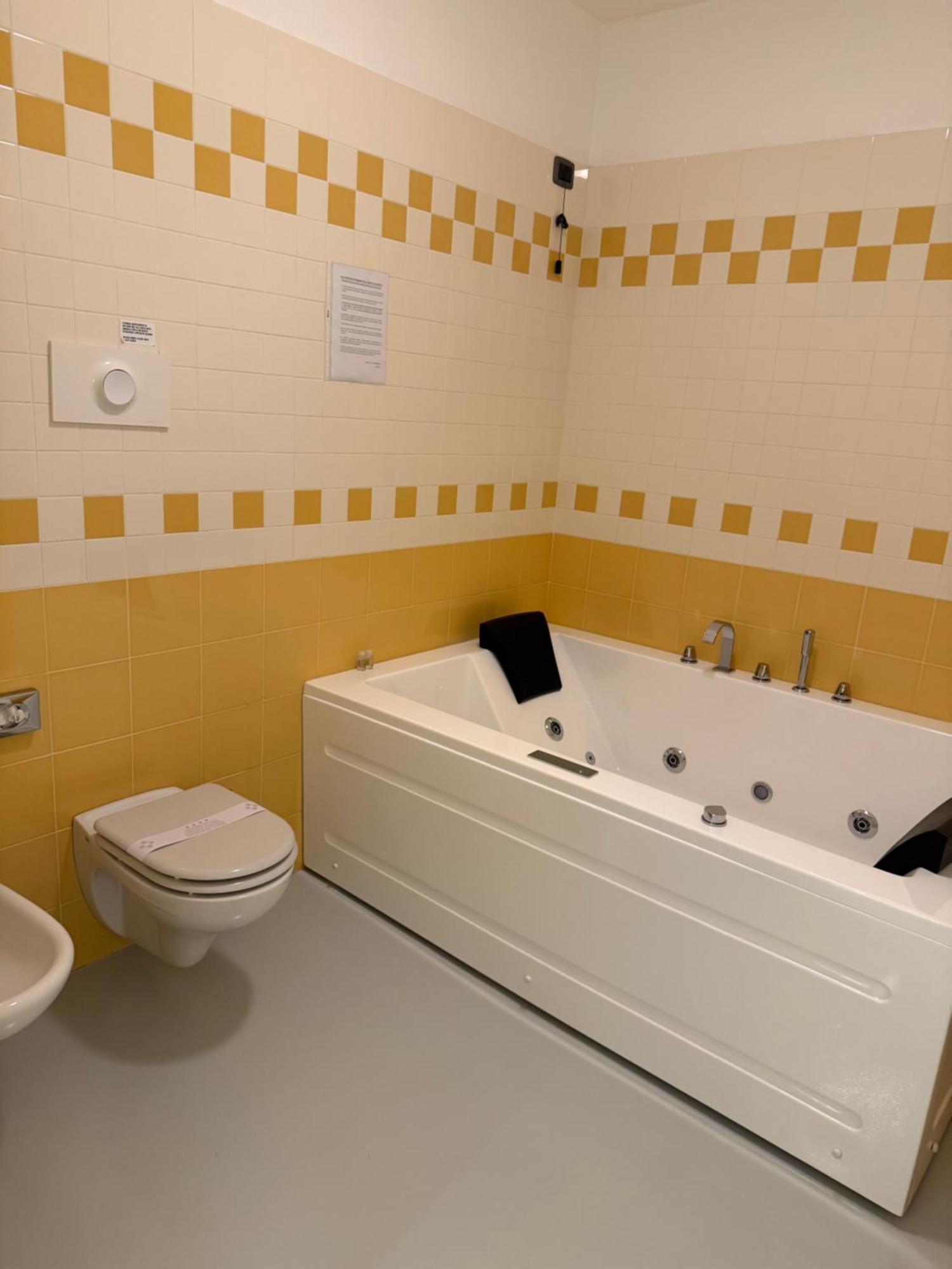 Hotel Motel Sporting Montodine Ngoại thất bức ảnh